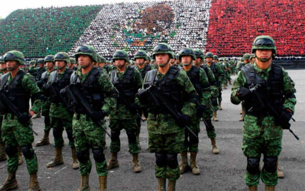 Así se celebró el desfile militar por el 210 aniversario de la