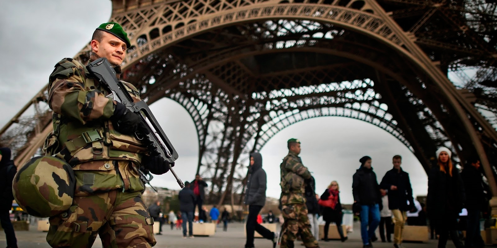 Frustra Francia ataque extremista; hay siete detenidos