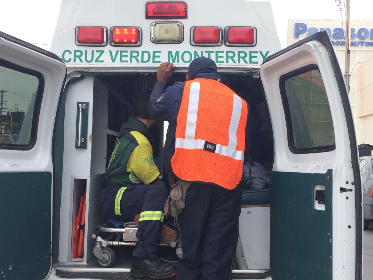 Arrollan a menor de edad al intentar cruzar la Av. Fleteros