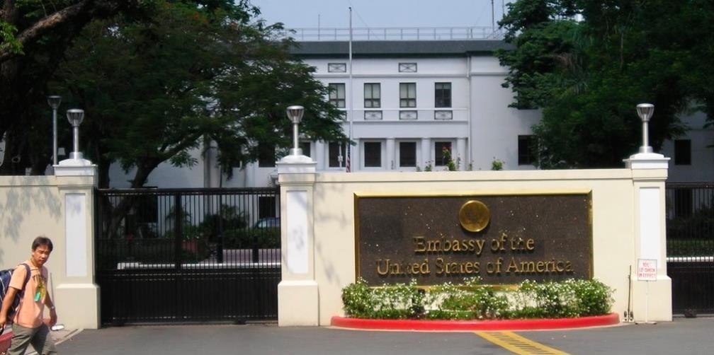Colocan bomba cerca de la embajada de EUA en Manila; policía evita explosión