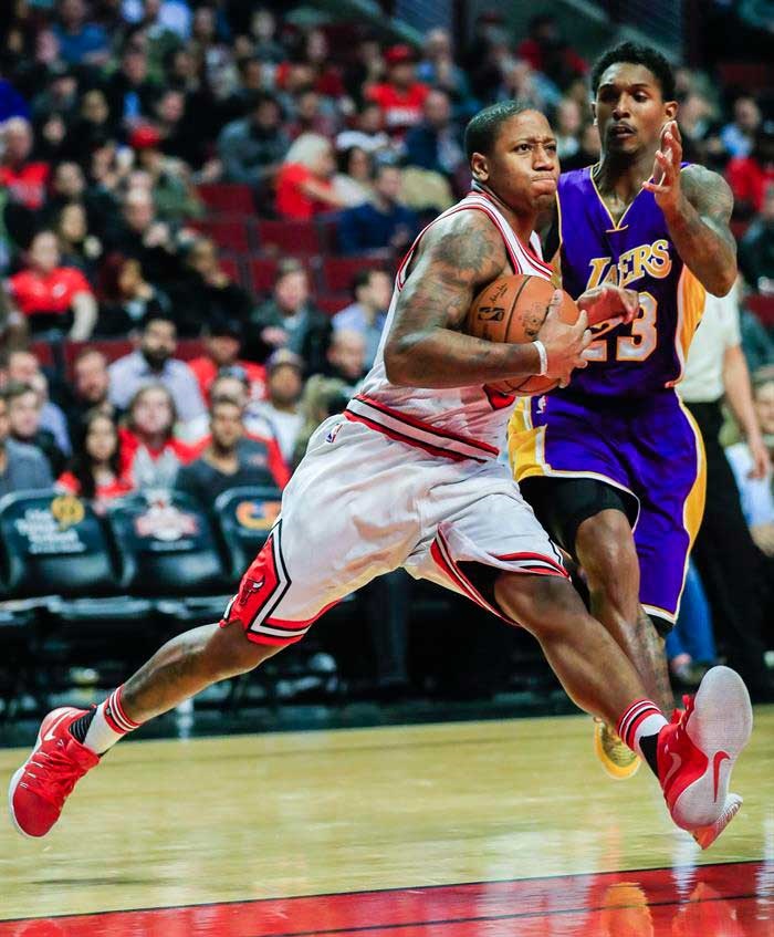 Lakers derrota a Bulls por 96-90 en NBA