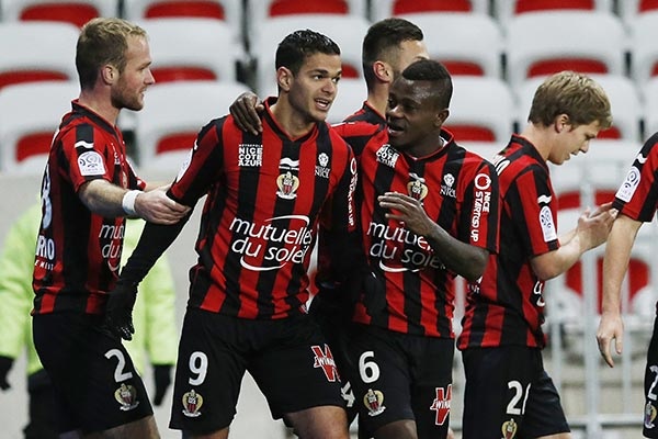 Niza vence 3-0 al Toulouse y ocupa liderato general en futbol francés