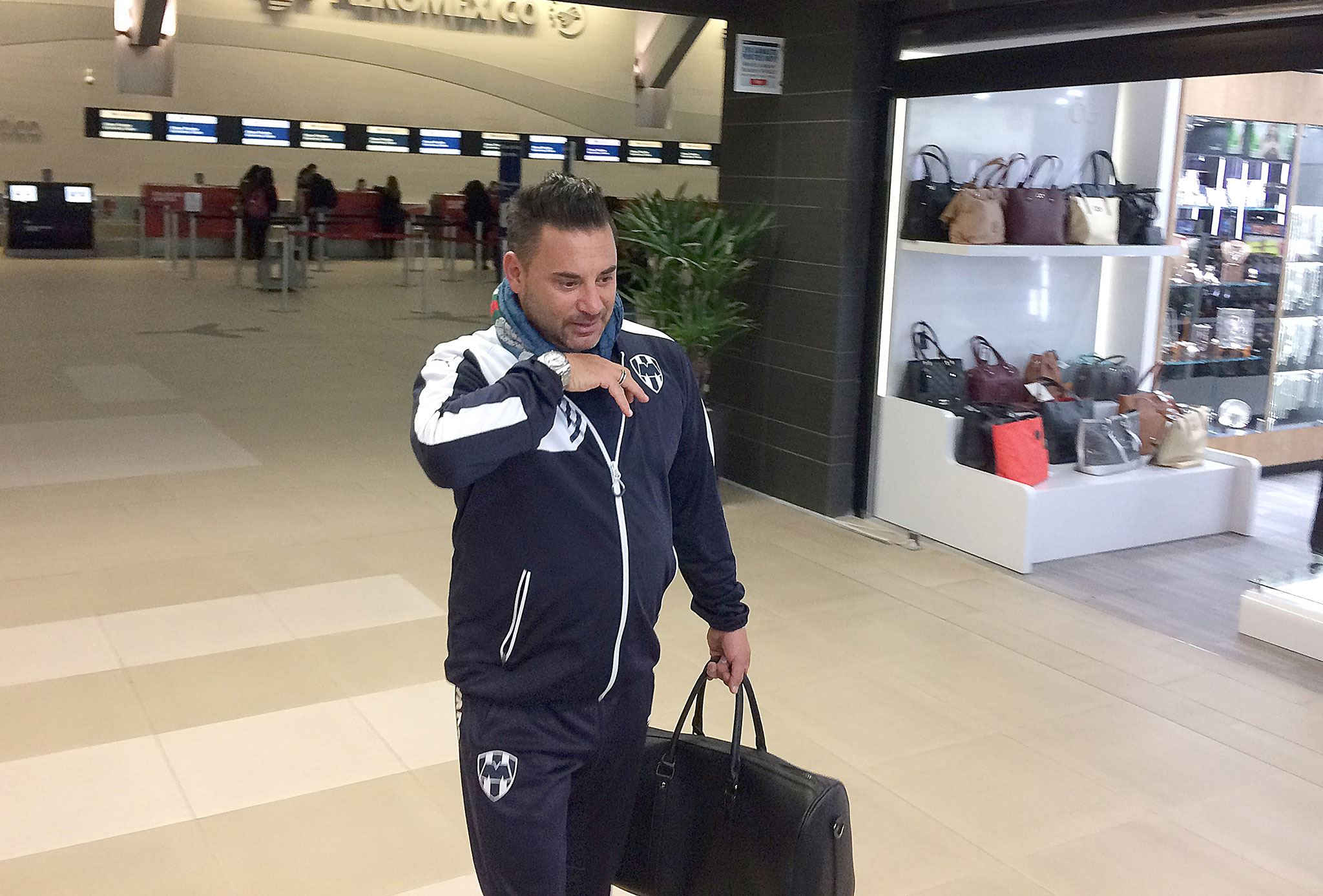 Permanencia de Dorlan en Rayados, en suspenso