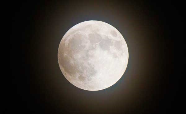 La última superluna del año se podrá ver esta noche