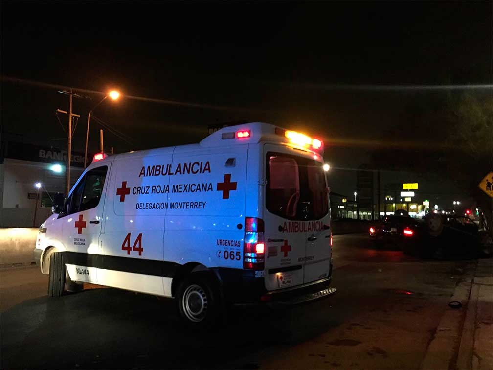 Vuelcan hombres ebrios en Guadalupe