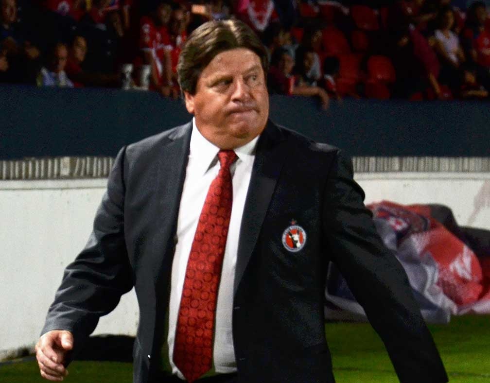 Piojo Herrera encantado si delantero Darwin Quintero llega a Xolos