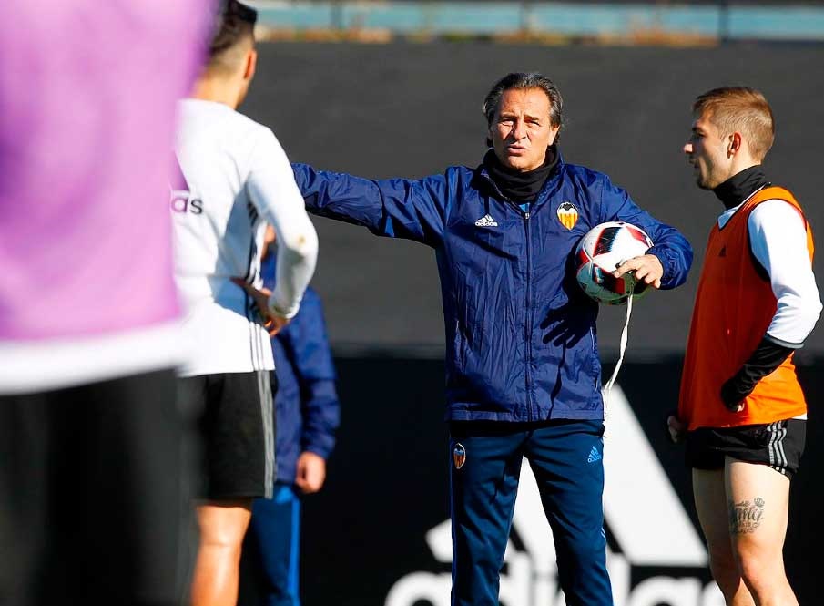 Cesare Prandelli dimite como entrenador del Valencia