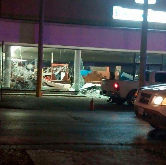 Saquean negocios en Fresnos, Apodaca