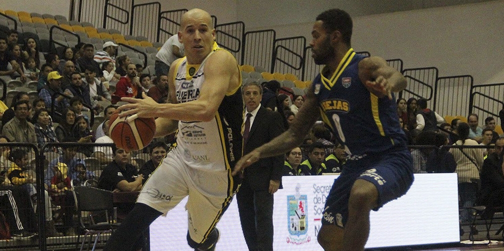 ¡Imparables! Fuerza Regia suma 30 victorias; vence 92-72 a Abejas