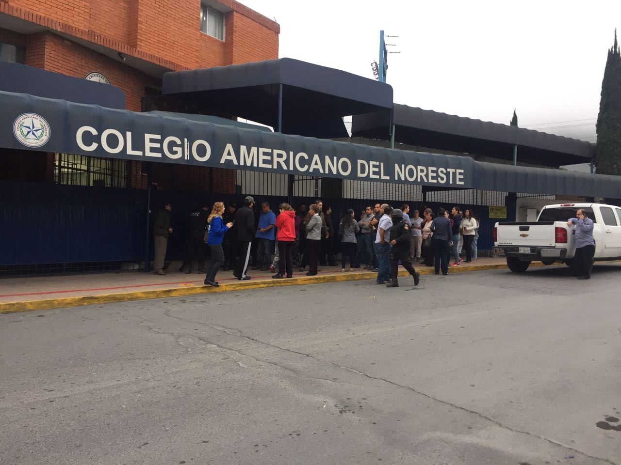 Retirarán coma inducido a menor baleada en colegio