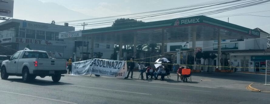Arrecian protestas contra gasolinazo en NL
