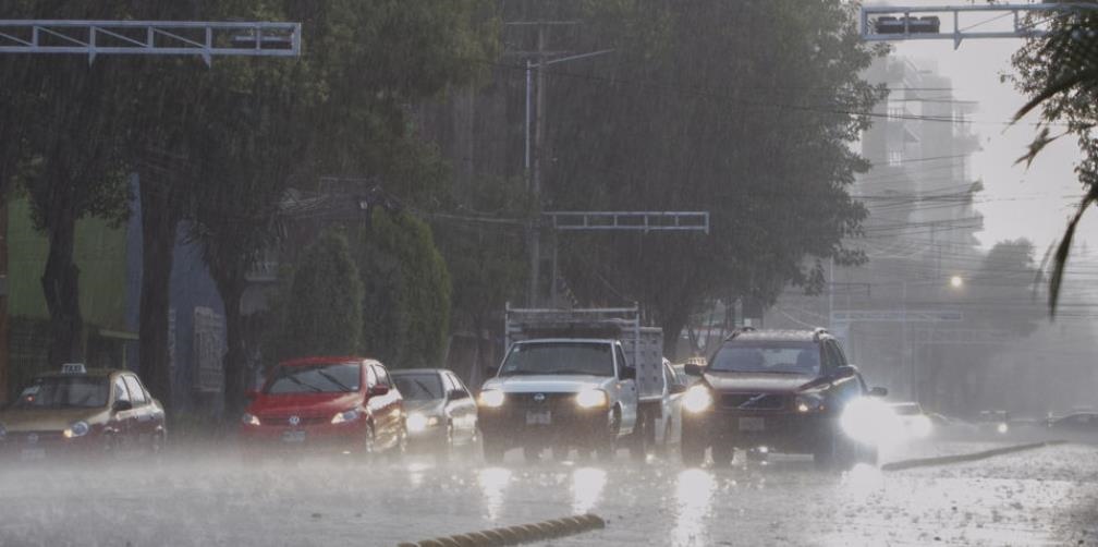 Prevalecen condiciones de tormentas nocturnas y vientos fuertes en el país