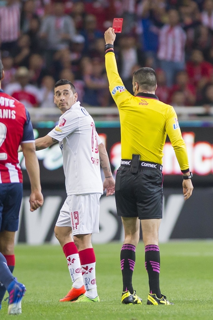 Solicitará Chivas inhabilitar a Rubens Sambueza
