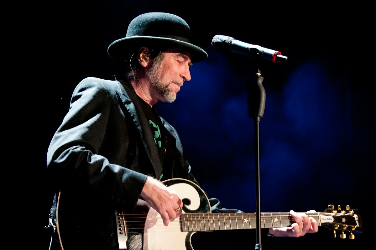 Joaquín Sabina cambia fechas de conciertos en México debido a cirugía