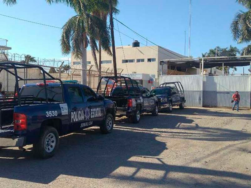 Cesan a encargado y 10 custodios de penal de Sinaloa tras fuga de reos