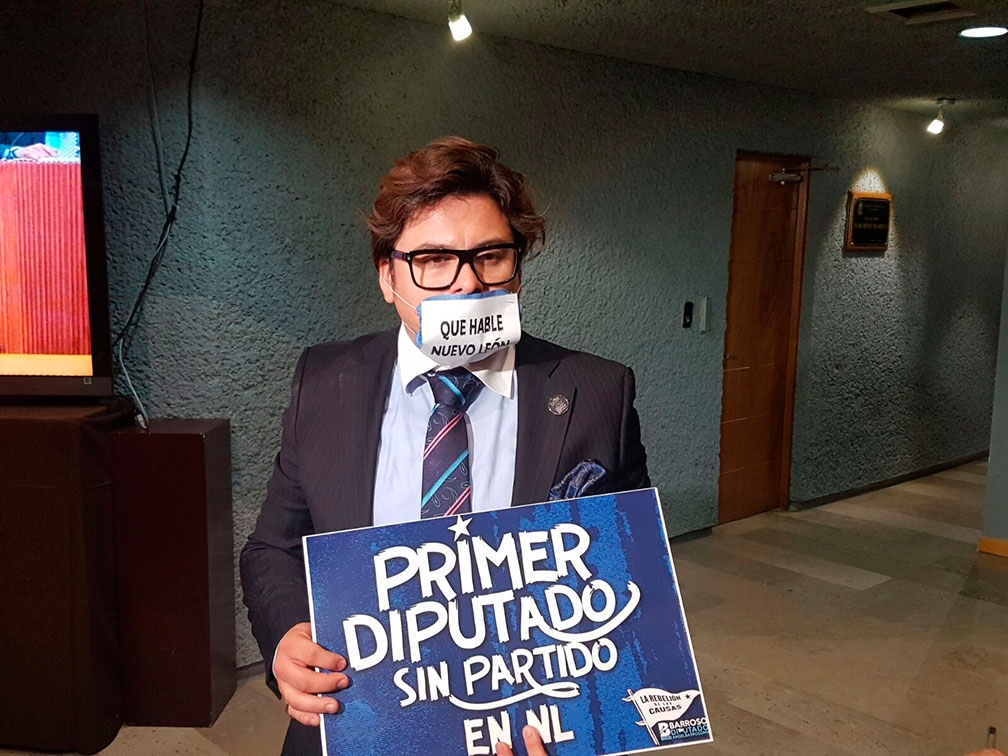 Expulsan a Barroso de la bancada del PAN; se declara diputado sin partido