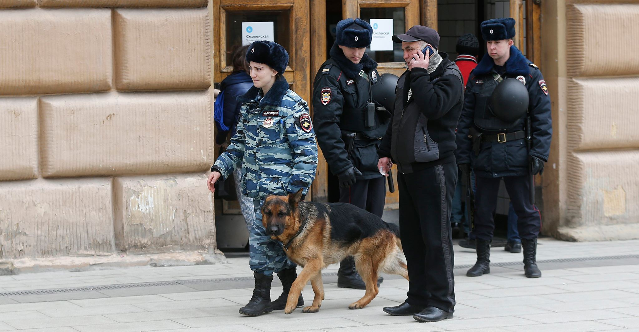 Fuerzas de seguridad de Rusia desactivan explosivo en zona residencial
