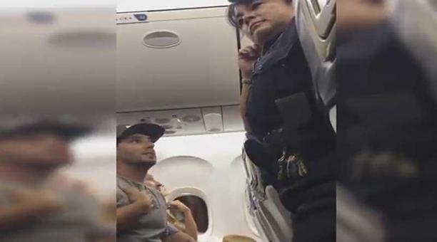Delta se disculpa e indemniza a un familia que expulsó de un vuelo