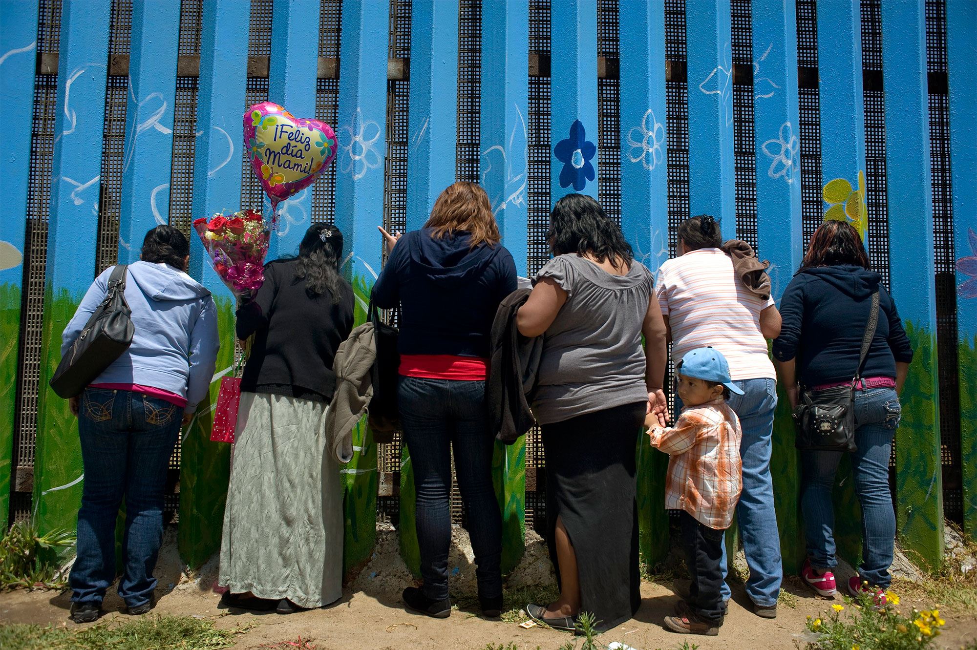 Festejarán a madres deportadas en muro fronterizo