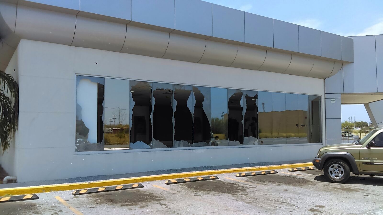 Sujetos provocan daños a instalaciones de la CFE en Matamoros