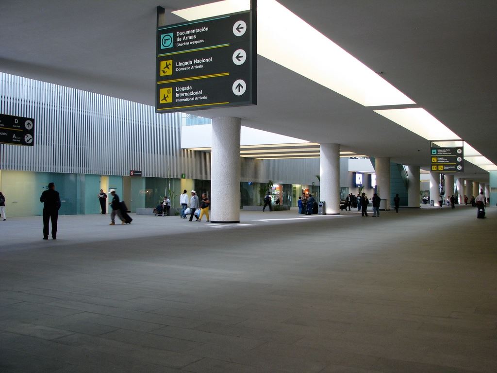 Detectan jarrones de droga sintética en Aeropuerto de la Ciudad de México
