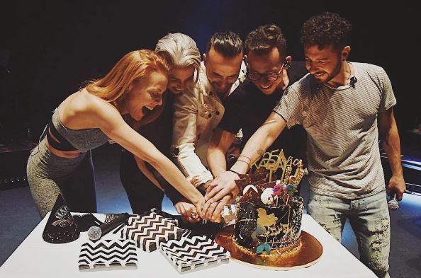 Famosos celebran 25 años de trayectoria de Kabah