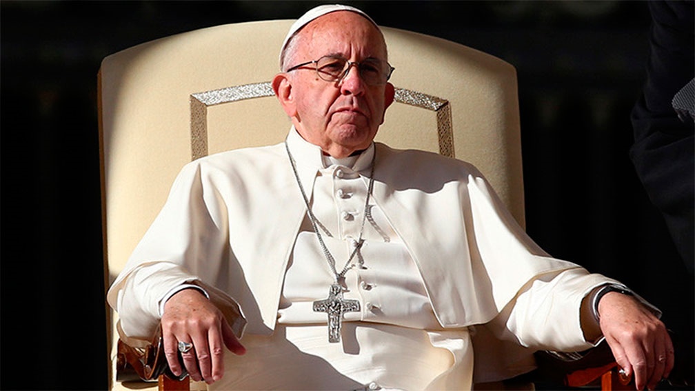 El Papa implora fuerza y paz tras fatal incendio en Londres