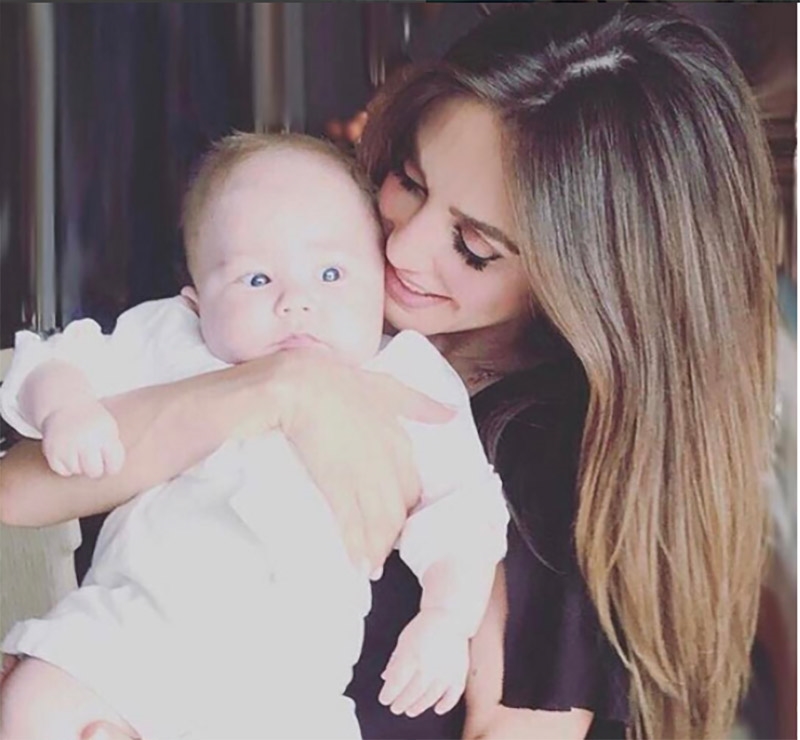 Bebé de Anahí conquista las redes sociales