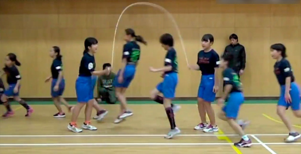 Estudiantes japoneses rompen récord con increíble sincronización