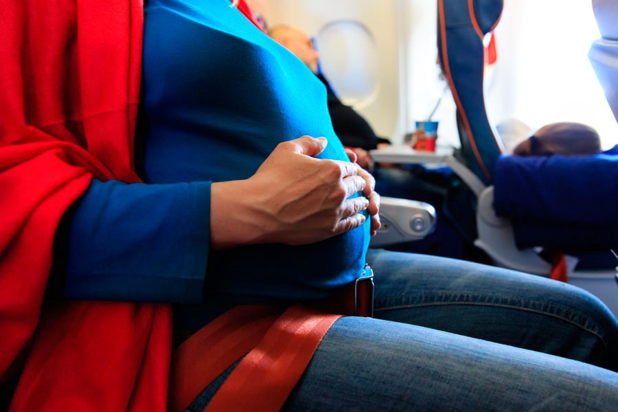 Bebé viajará gratis de por vida al nacer en avión en Nueva Orleans