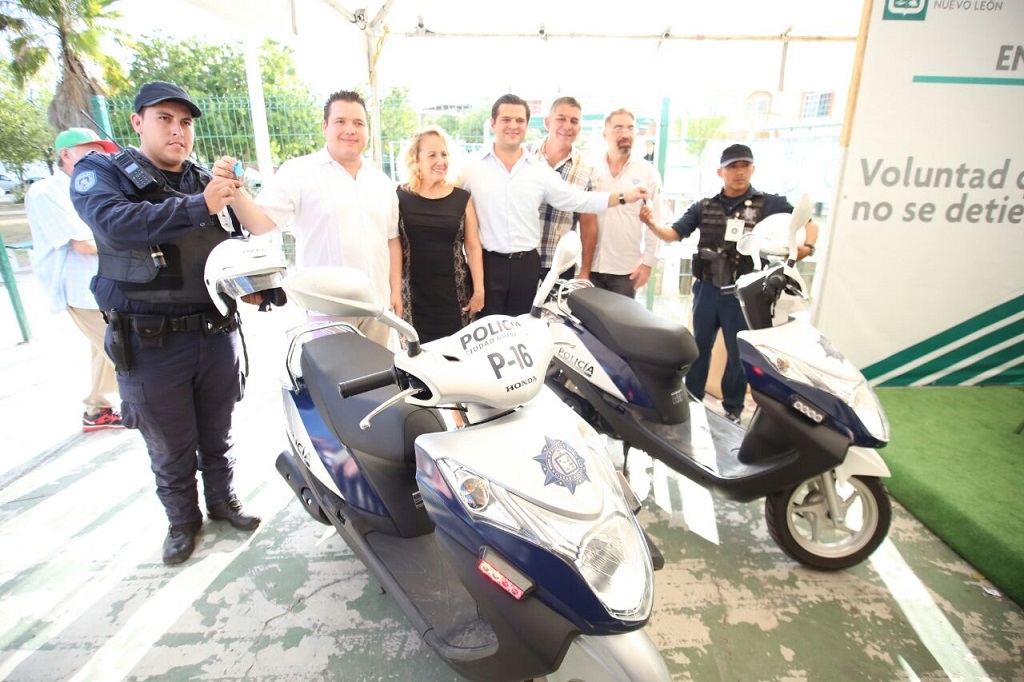 Donan dos patrullas a Guadalupe para fortalecer Seguridad