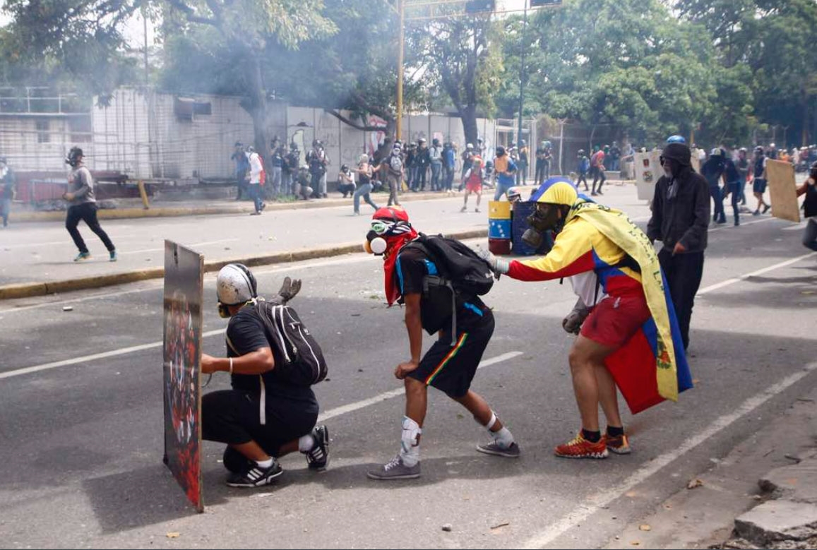Reprimen con gases marcha contra Constituyente