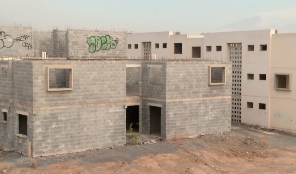 Abandonan complejo de edificios que causan inseguridad a vecinos