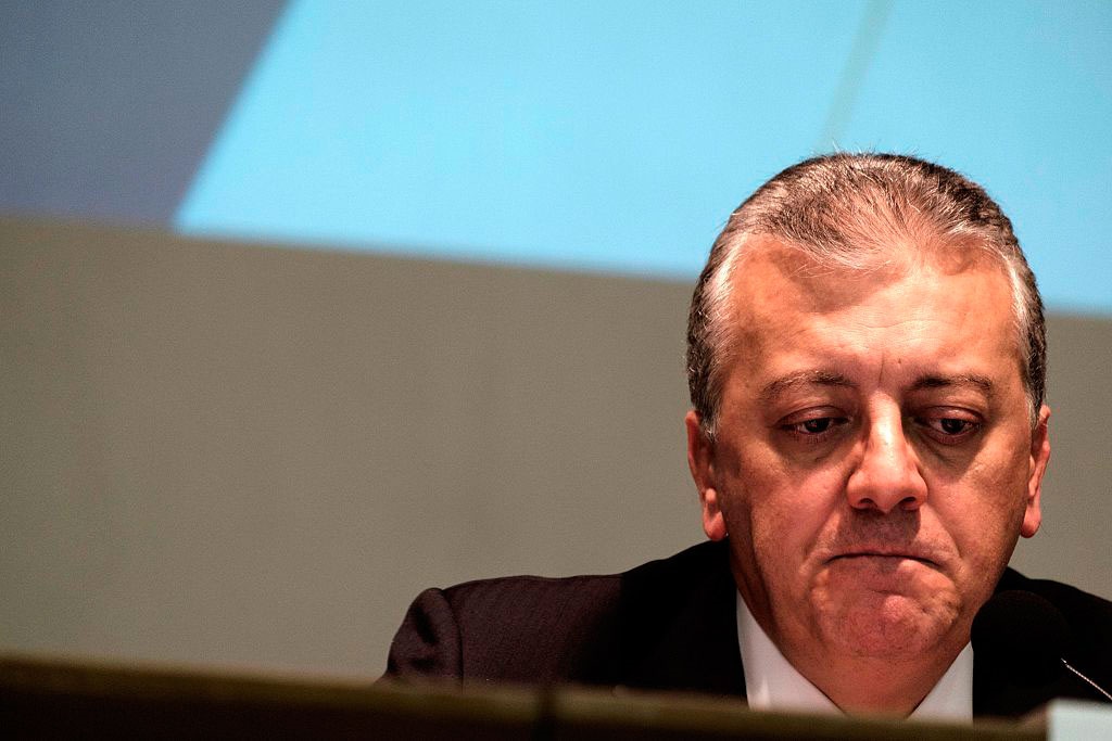 Detienen a expresidente de Petrobras implicado en red de sobornos