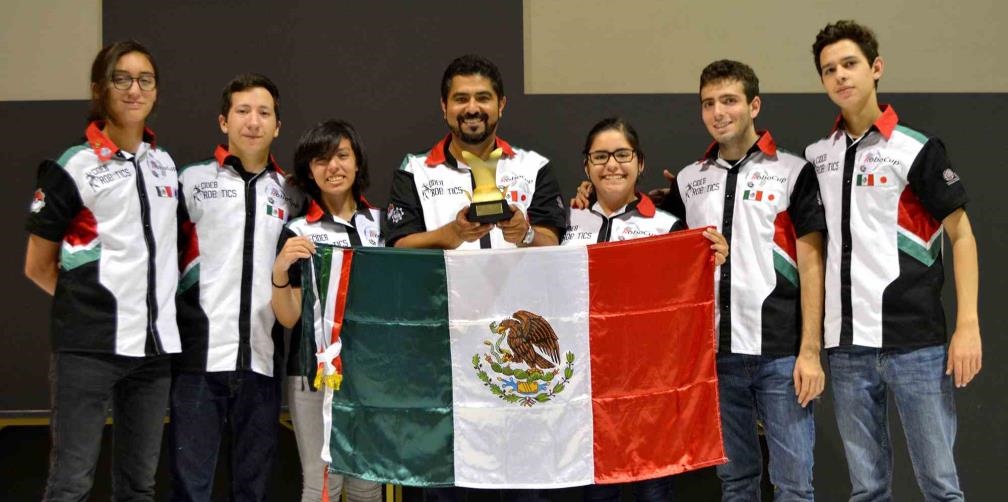 Estudiantes regios se coronan en torneo internacional de robótica en Japón