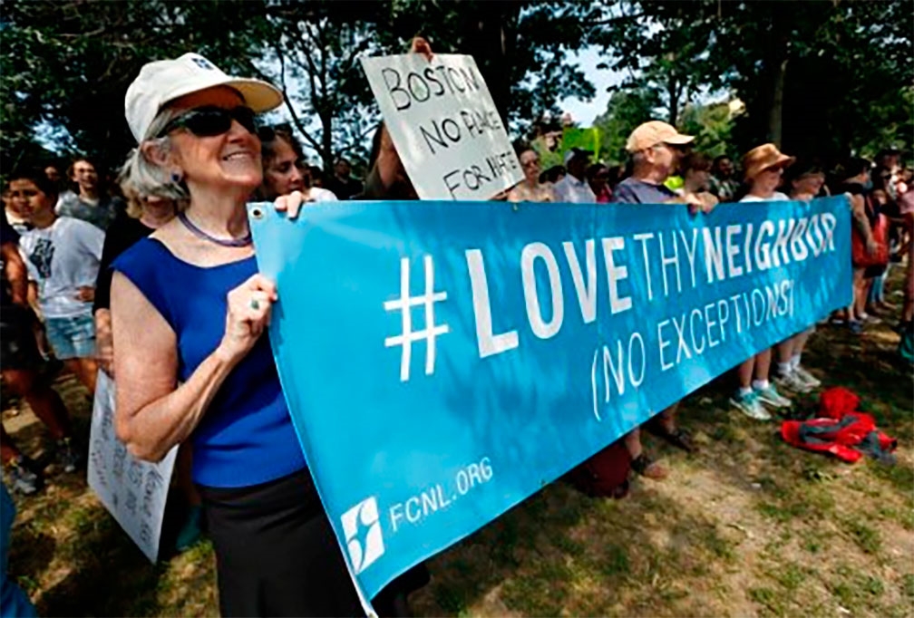 Miles se congregan en Boston tras incidentes de Charlottesville