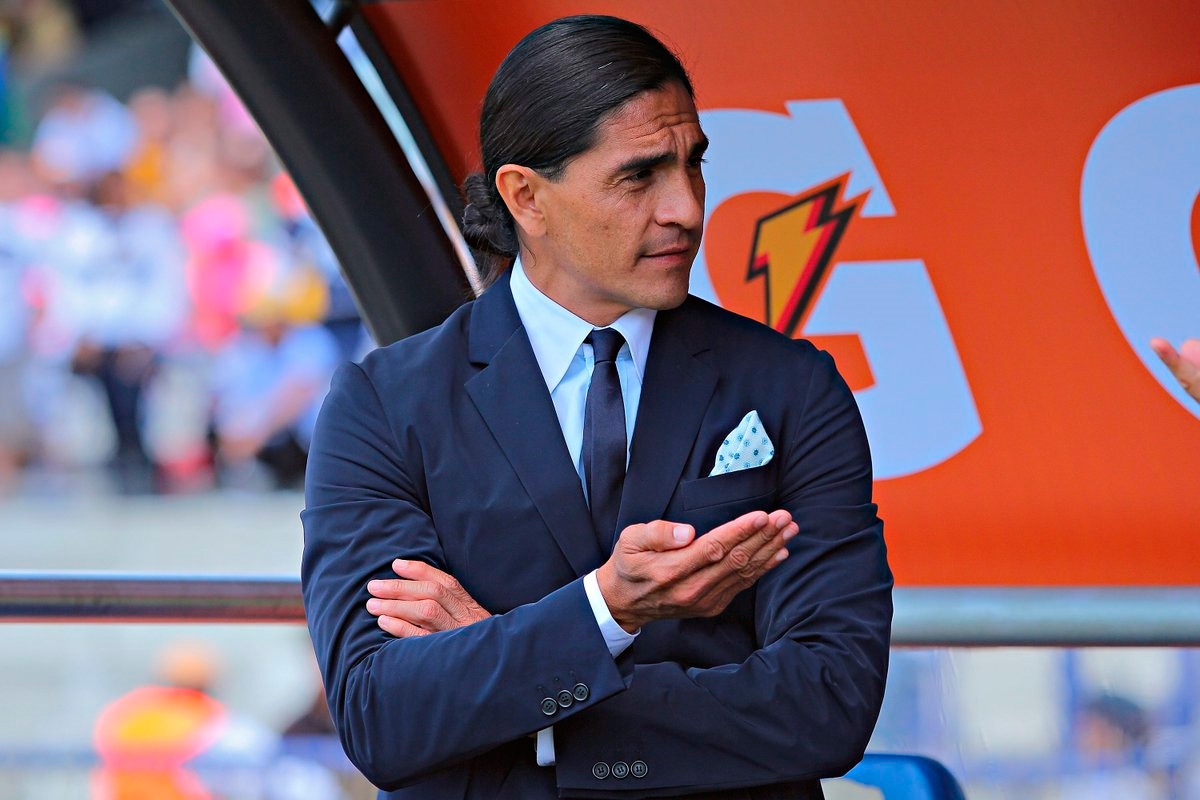 Tras varias derrotas con Pumas, cesan a Palencia como director técnico