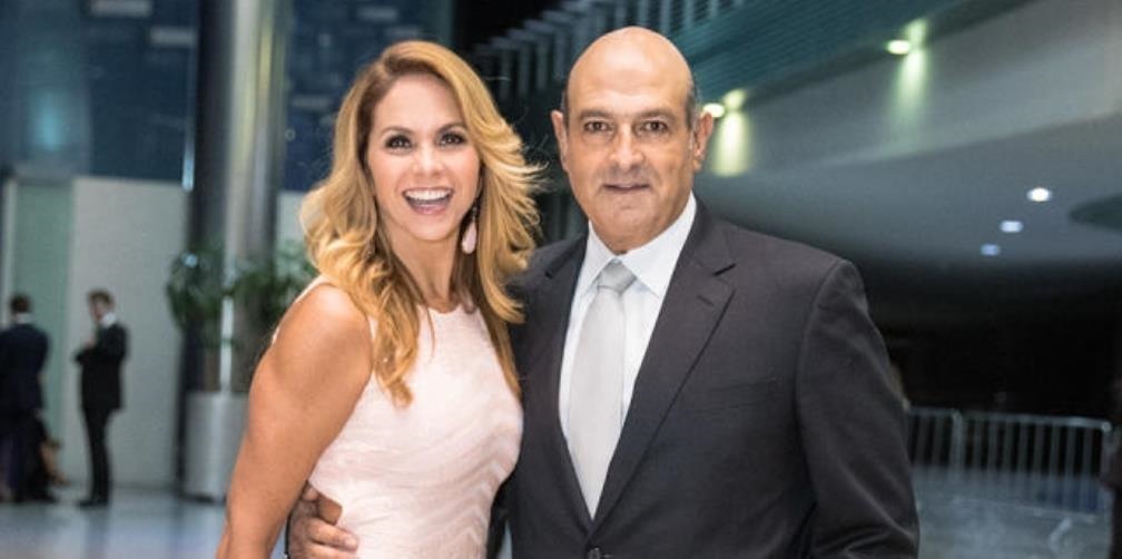 Lucero niega próxima boda