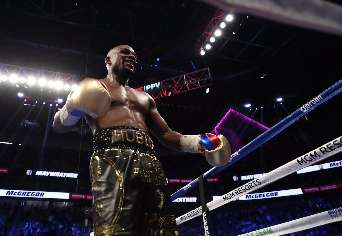 En el décimo round, Mayweather Jr vence a McGregor