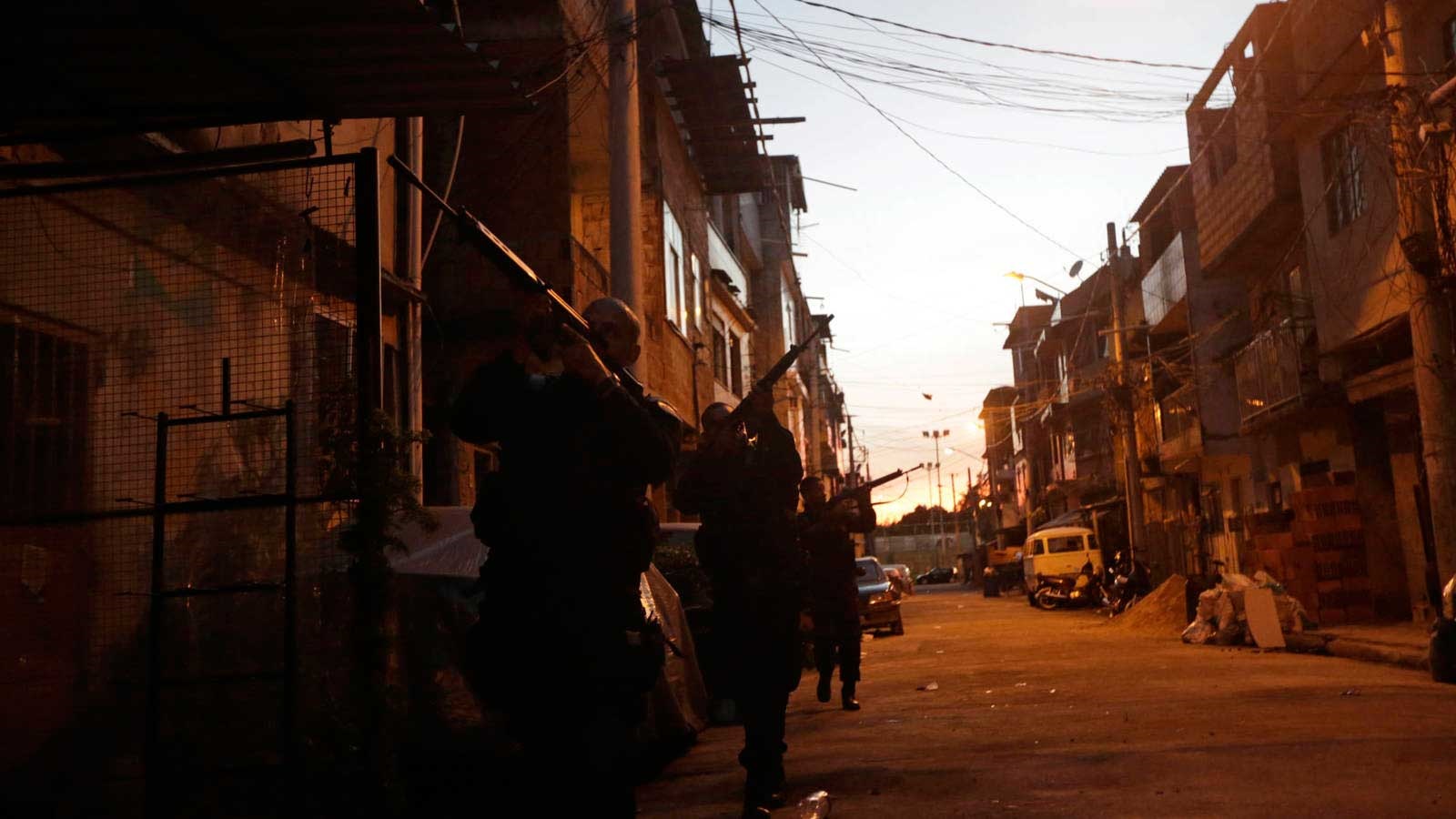 Rocinha la favela más grande de Río de Janeiro es sacudida a balazos