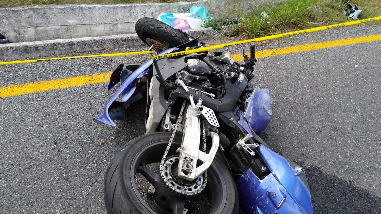 Accidente Entre Motociclistas Deja Una Persona Muerta Y Otra Grave En