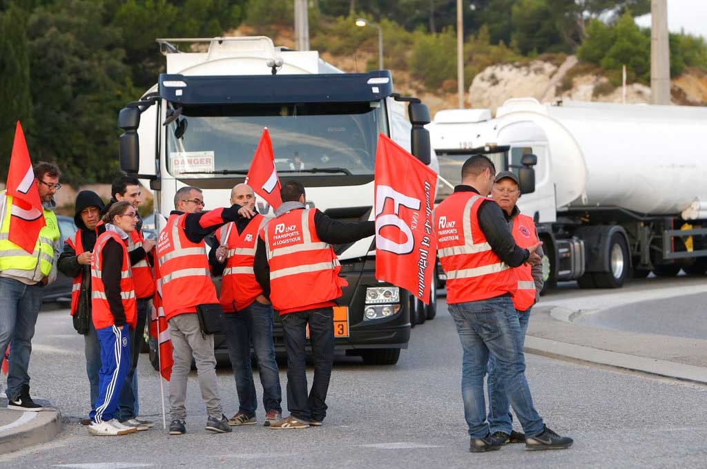 Camioneros franceses protestan ante reforma laboral en Francia