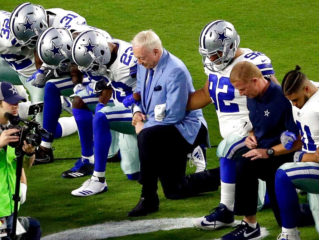 Trump critica a los dueños de equipos de la NFL