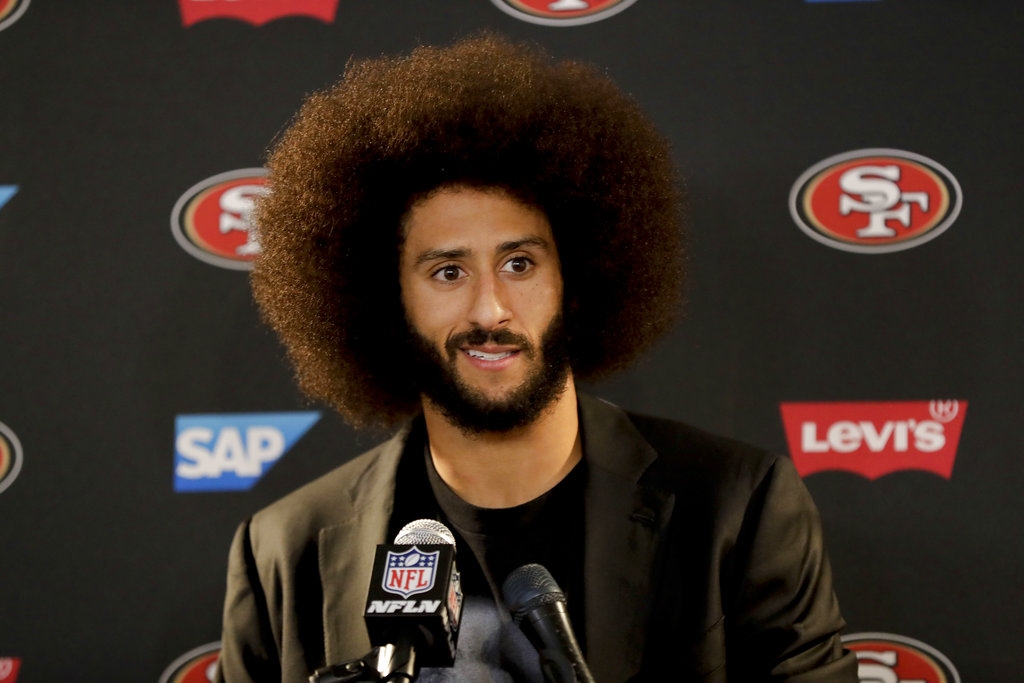 Kaepernick presenta demanda ante NFL y señala complot