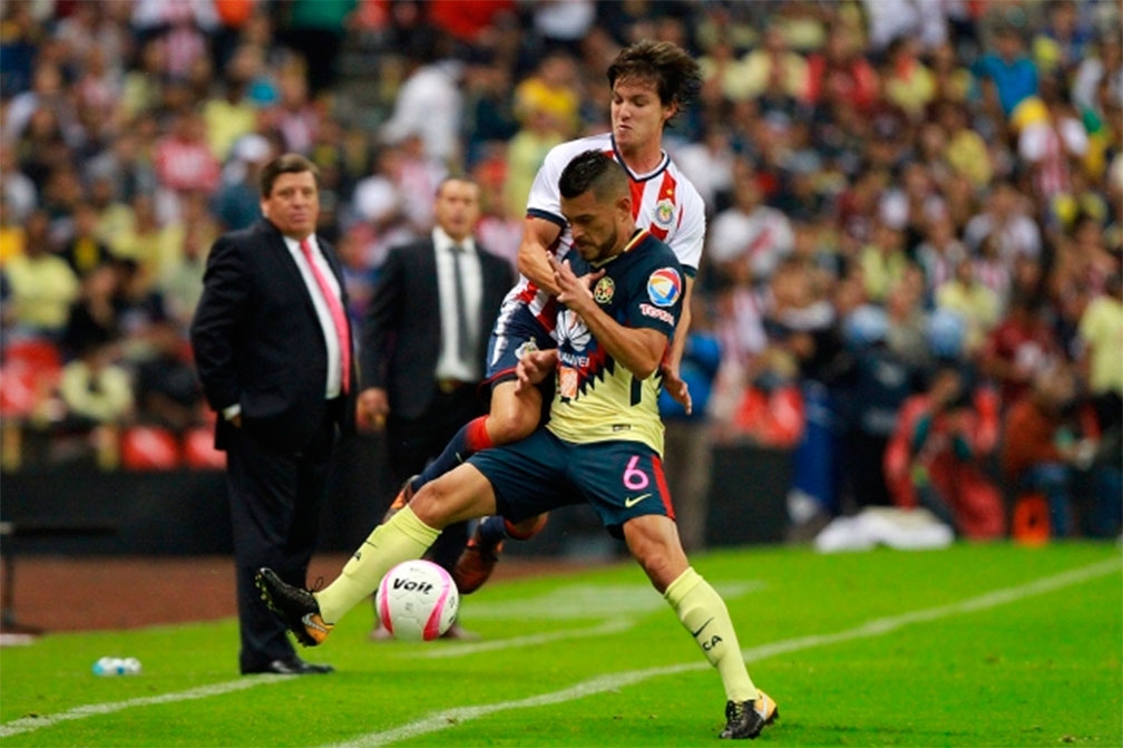 América termina con esperanzas de clasificación de Chivas; gana 2-1