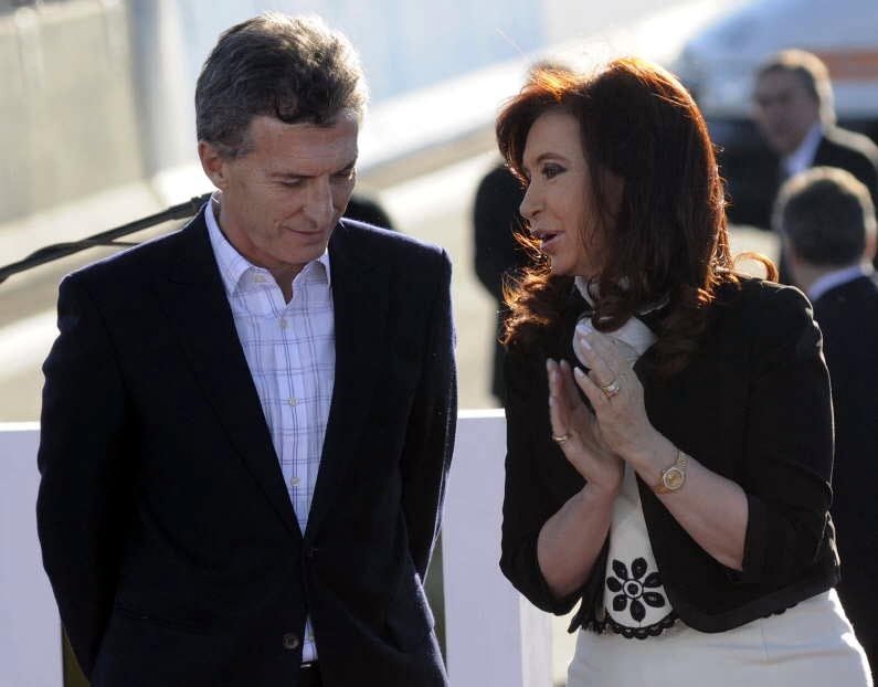 Macri y Fernández se disputan el poder en comicios legislativos