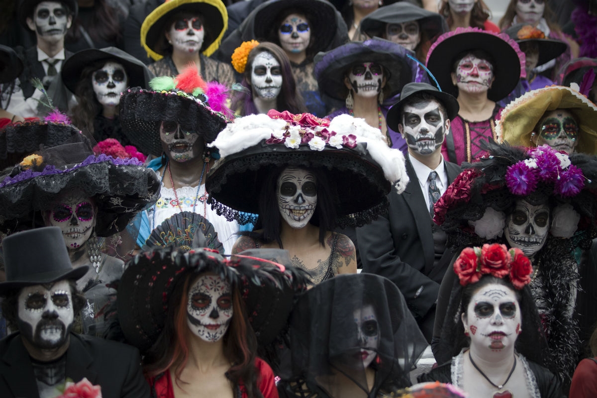 Buscan romper récord de personas disfrazadas en Morelia