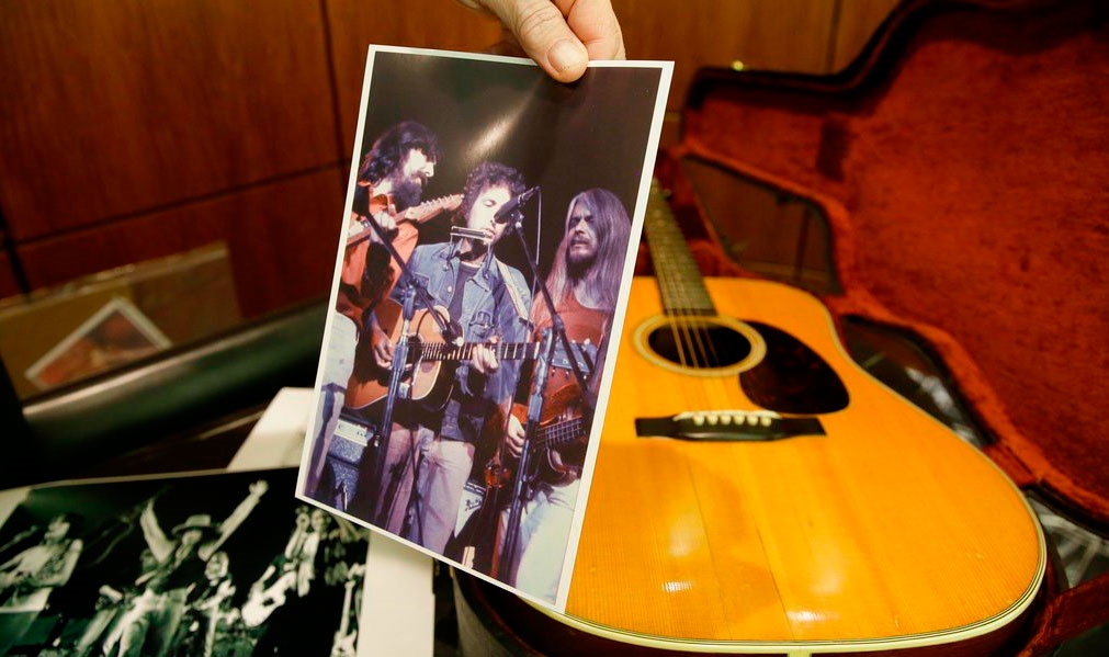 Venderán guitarra de Bob Dylan