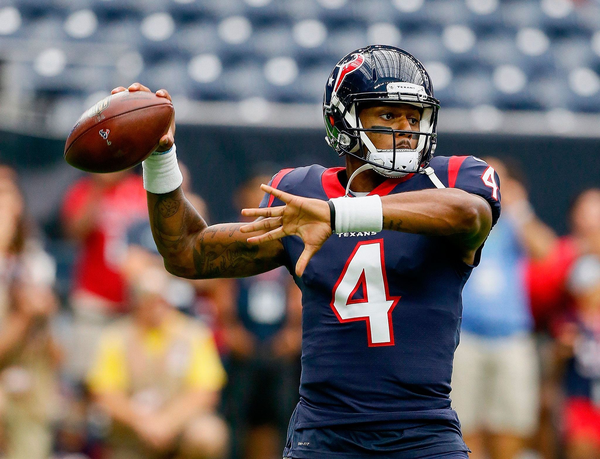 Lesión de rodilla deja a Deshaun Watson fuera por toda la temporada