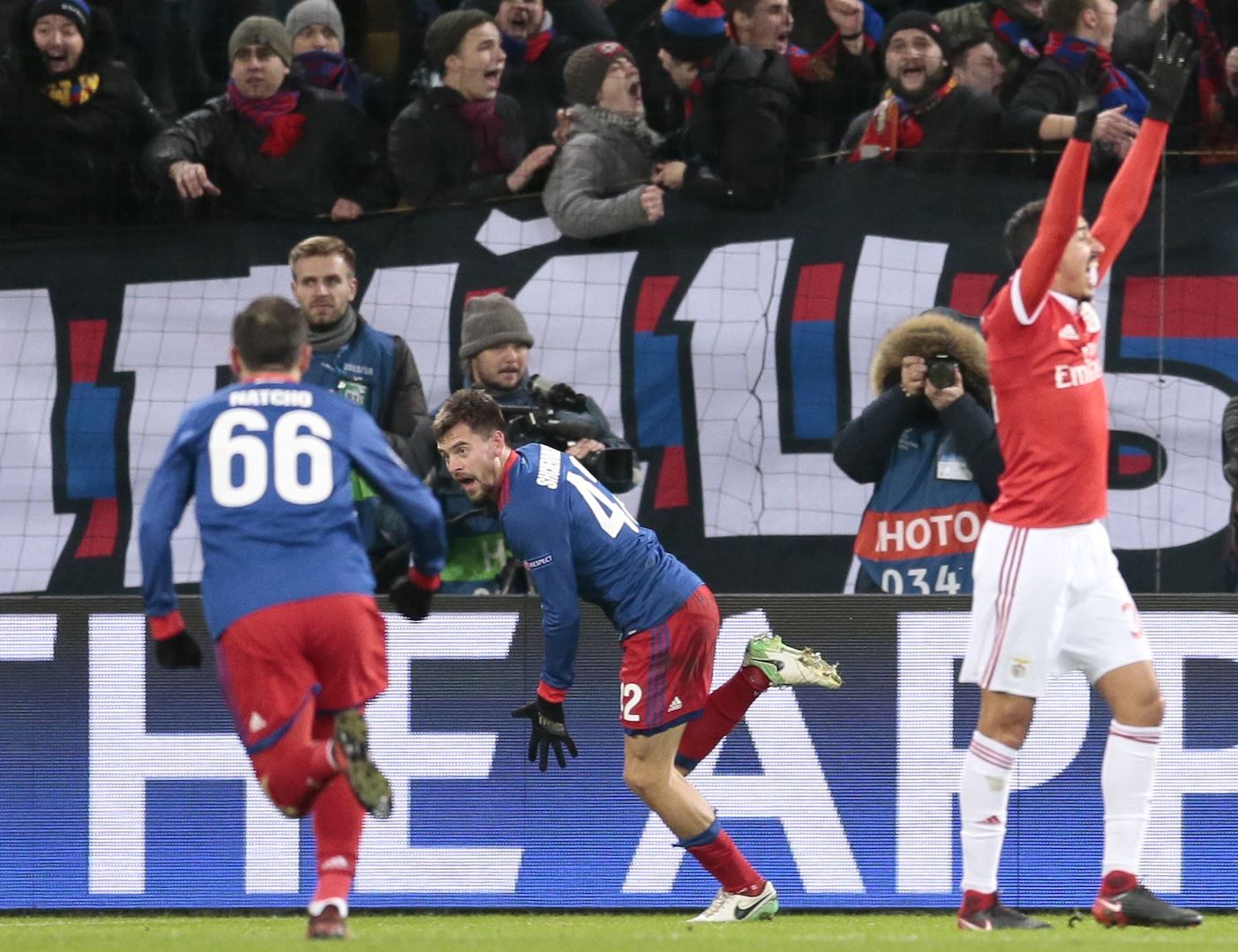 Benfica pierde ante CSKA Moscú y queda fuera de Champions